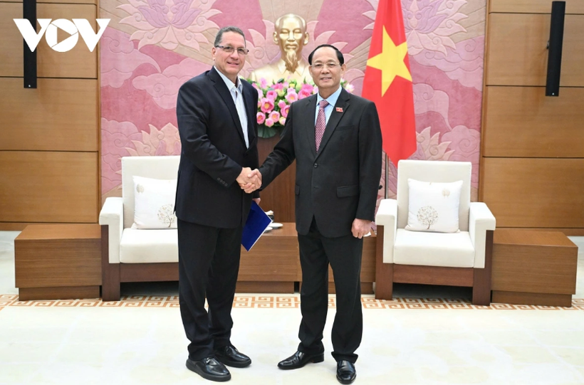 Vice Chairman of the National Assembly (NA) Tran Quang Phuong on September 3 receives Vice President of the United Socialist Party of Venezuela (PSUV) Jesús German Faria Tortosa (Photo: vov.vn)