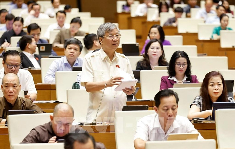 Lawmakers at the NA's plenary sitting on May 16 morning. (Photo: VNA)