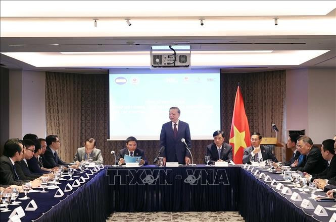 Party General Secretary To Lam speaks at the meeting (Photo: VNA)