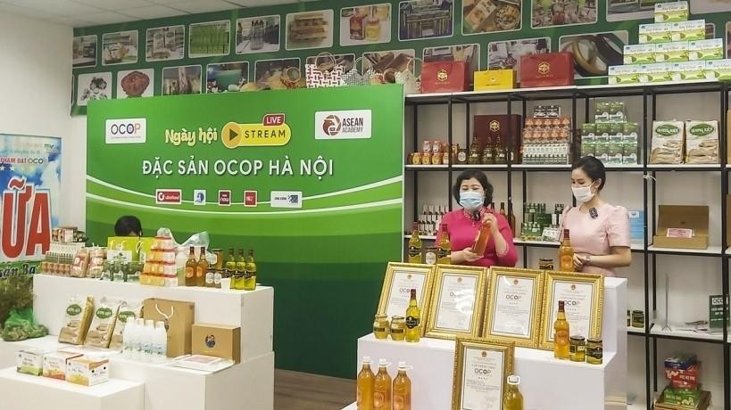 With 1,350 craft villages, 40% of the country’s total, Hanoi is considered the cradle of OCOP development. (Photo: doanhnghieptiepthi.vn)