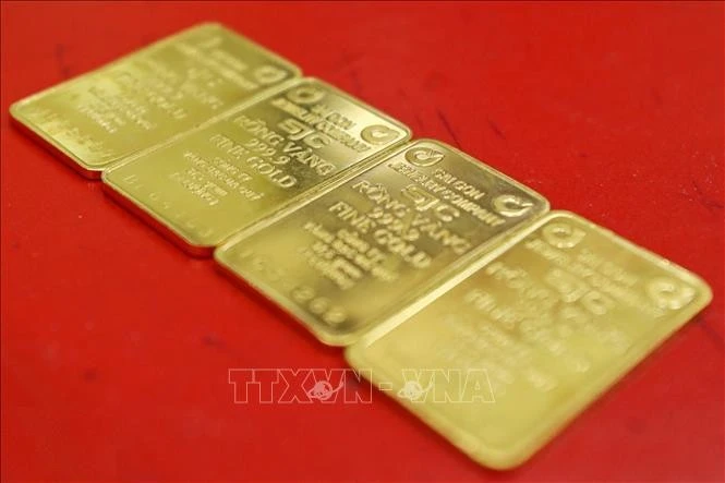 The prices of SJC-branded gold bars have surged by 2.6 million VND (102.5 USD) per tael since the beginning of this year (Photo: VNA)