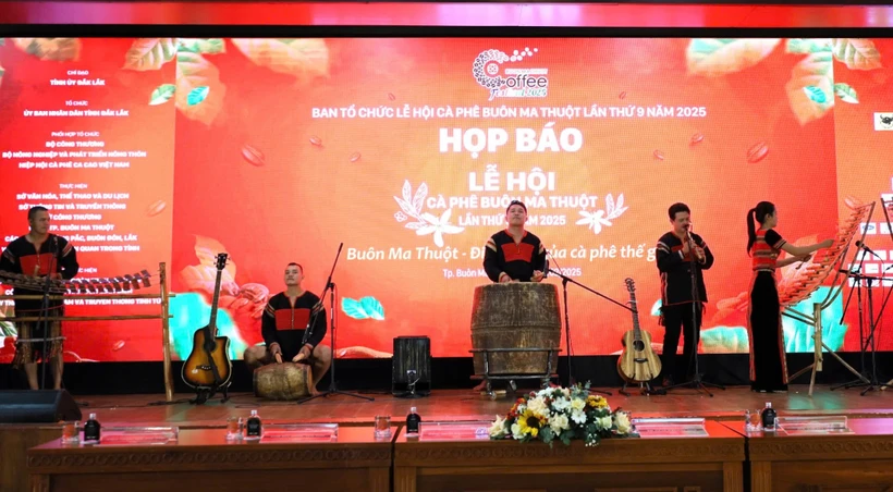 At the press conference (Photo: daklak,gov.vn)