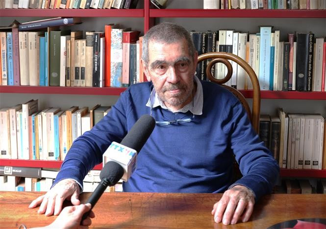 Massimo Loche, an Italian former war correspondent in Vietnam, in an interview granted to the Vietnam News Agency (Photo: VNA)