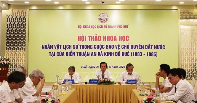 The workshop is held by the Hue Association of Historical Science on June 24. (Photo: VNA) 