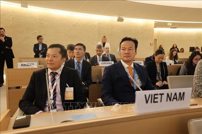 Ambassador Mai Phan Dung (R) attend the opening ceremony of the 58th session of the United Nations Human Rights Council (Photo: VNA)