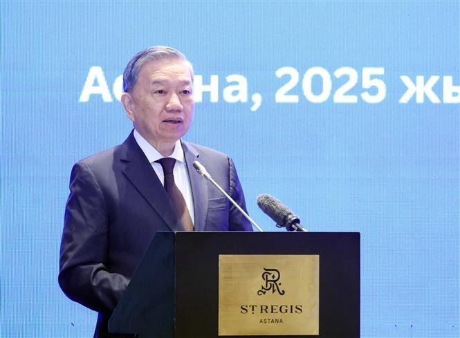 Party General Secretary To Lam addresses the Vietnam–Kazakhstan Business Roundtable in Astana on May 6 (Photo: VNA)