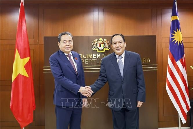 National Assembly Chairman Tran Thanh Man and President of the Malaysian Senate Dato Awang Bemee Awang Ali Basah in their meeting in Kuala Lumpur on September 19, 2025. (Photo: VNA)