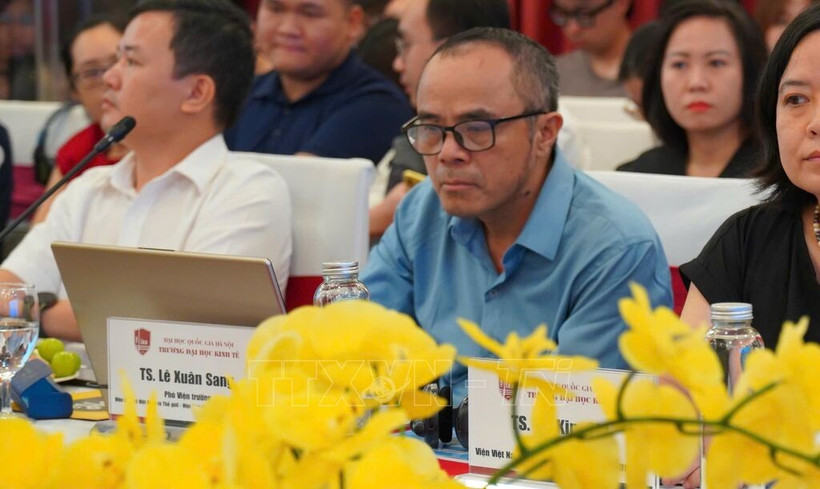 Dr. Le Xuan Sang, Deputy Director of the Institute of Vietnam and World Economy (Photo: VNA)