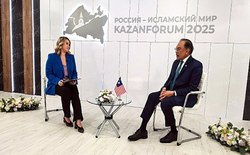 Malaysian Prime Minister Anwar Ibrahim speaks to TV BRICS (Photo: TV BRICS)