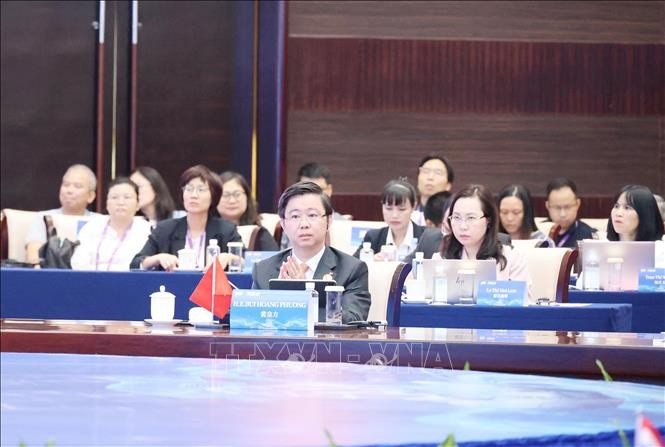 Deputy Minister of Science and Technology Bui Hoang Phuong at the ASEAN-China ministerial roundtable on AI held in Nanning on September 18. (Photo: VNA)