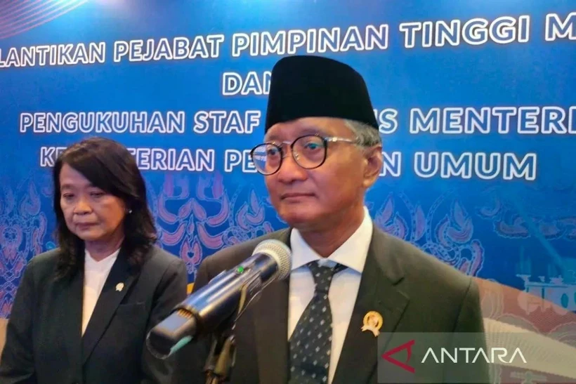 Indonesian Minister of Public Works Dody Hanggodo (right) in a press statement in Jakarta on January 20. (Photo: ANTARA)