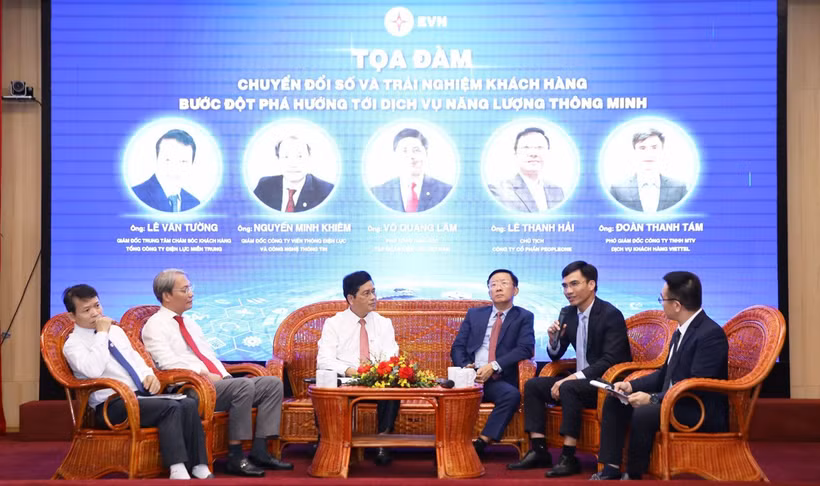 Guest speakers at the event (Photo: VNA)