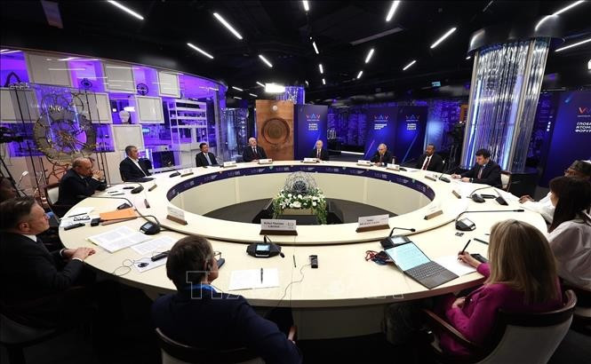 Russian President Vladimir Putin addresses the World Atomic Week. (Photo: VNA)