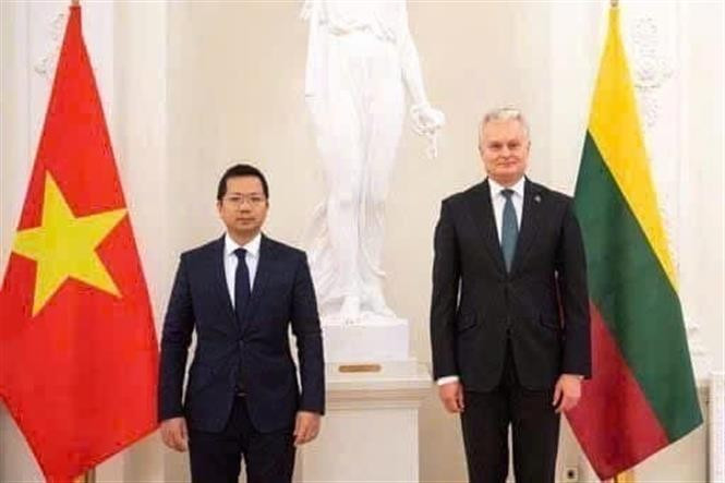 Vietnamese Ambassador to Poland and Lithuania Ha Hoang Hai (left). (Photo: published VNA)