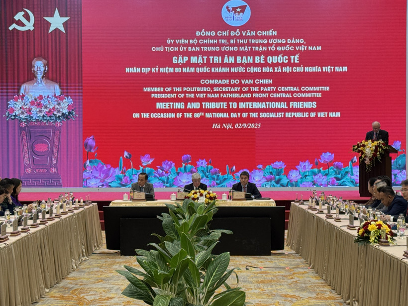 The meeting with international friends held in Hanoi on September 2 (Photo: VNA)