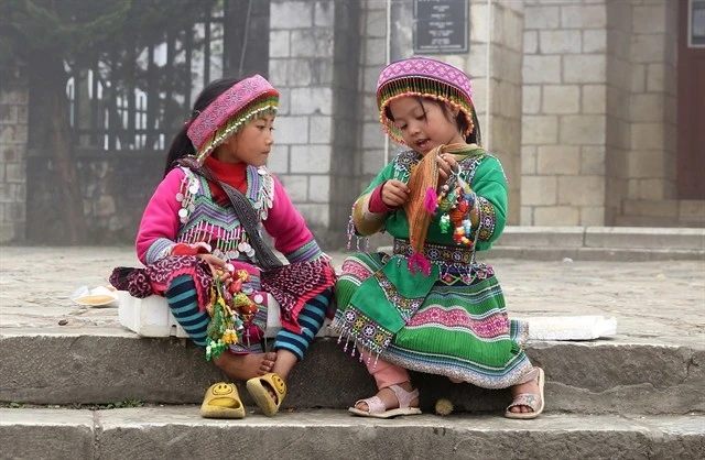 Ethnic-minority children in Sa Pa town, the northern mountainous province of Lao Cai. (Photo: VNA)