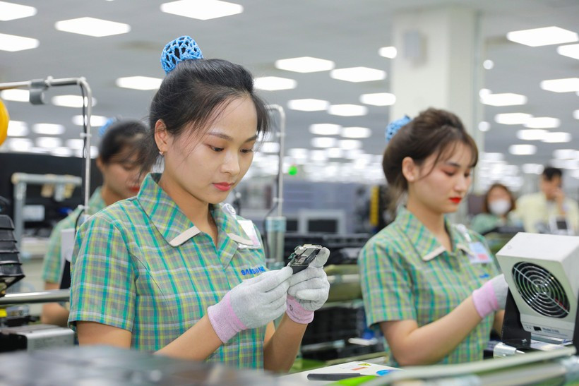 Vietnam records over 24.1 billion USD in registered FDI capital in the first seven months of 2025, a 27.3% year-on-year increase. (Photo: VNA)