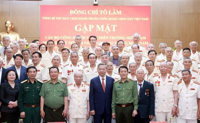 Party General Secretary To Lam and delegates at the meeting (Photo: VNA)