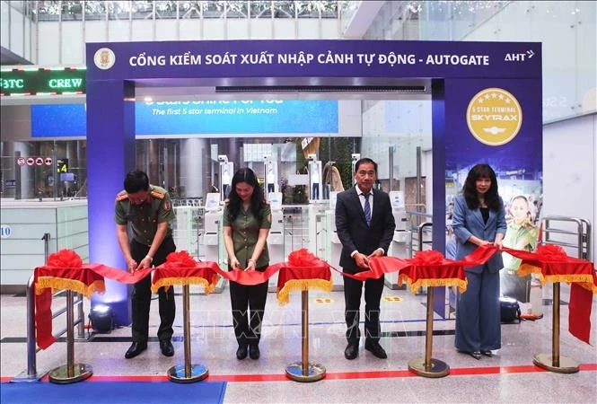 At the Autogate system hand-over ceremony at Da Nang International Airport. (Photo: VNA)