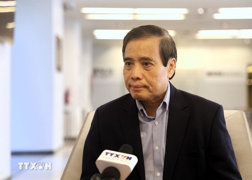 Prof. Vu Minh Khuong from the Lee Kuan Yew School of Public Policy in Singapore (Photo: VNA)