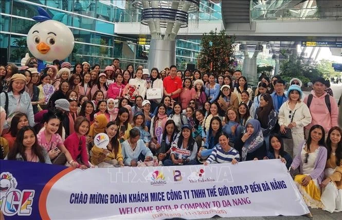 A MICE group at Da Nang international airport (Photo: VNA)