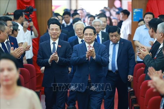 Prime Minister Pham Minh Chinh (C) welcomed at the first congress of the Ministry of Science and Technology’s Party organisation for the 2025–2030 term. (Photo: VNA)