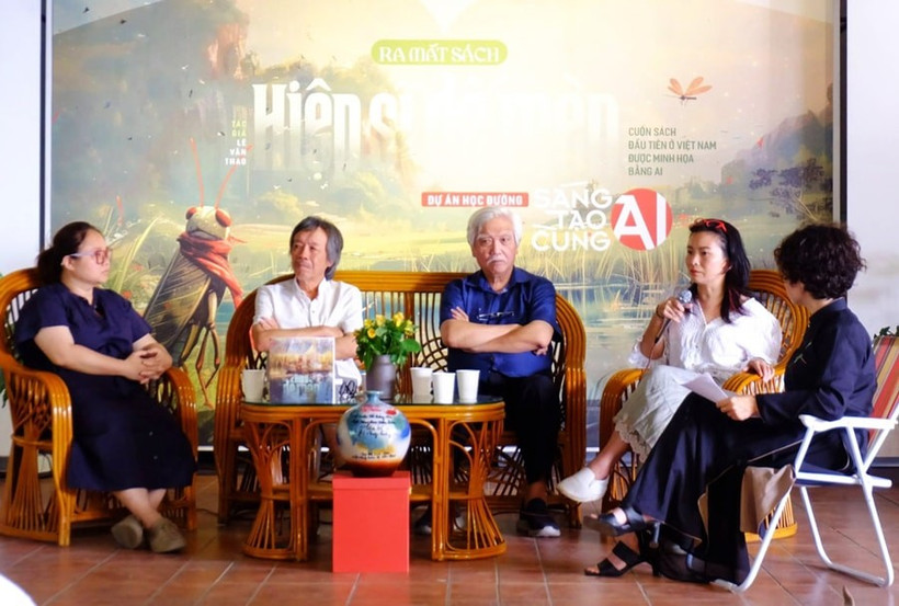 Delegates at the launching ceremony of the illustrated novel “Hiep si De Men” (Knight Cricket) (Photo: VNA)