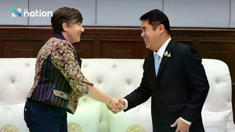 Thai Deputy Prime Minister and Minister of Transport Suriya Jungrungreangkit (right) and Australian Ambassador to Thailand Angela Macdonald (Photo: The Nation)