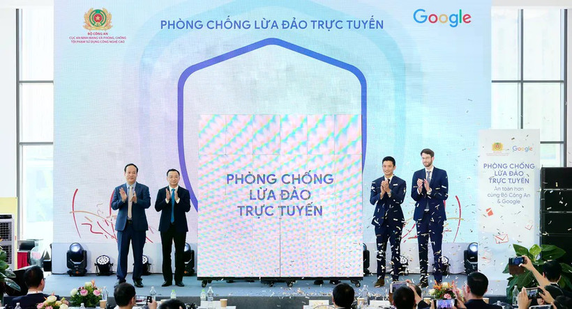 Representatives from the Ministry of Public Security and Google at the event on June 26. (Photo courtesy of the organiser)