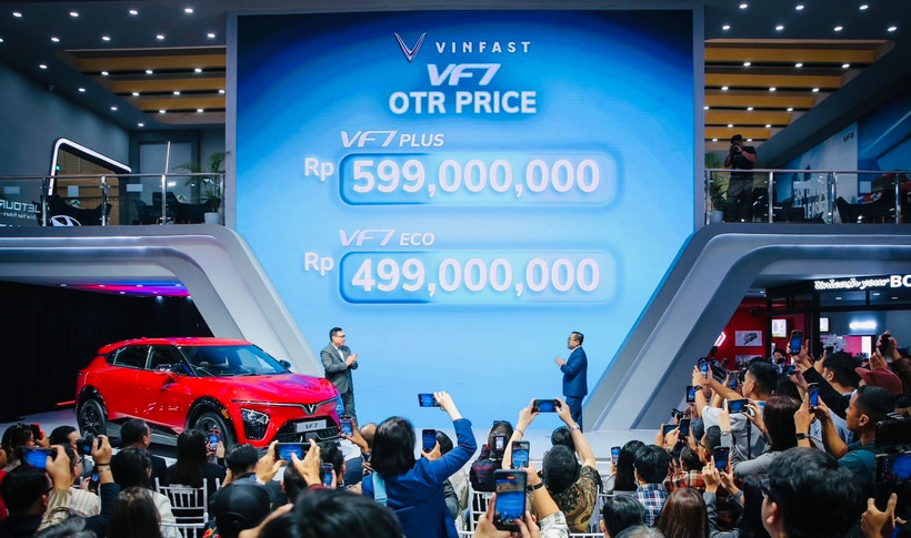 The launch of the VF7 model in Indonesia (Photo: VNA)