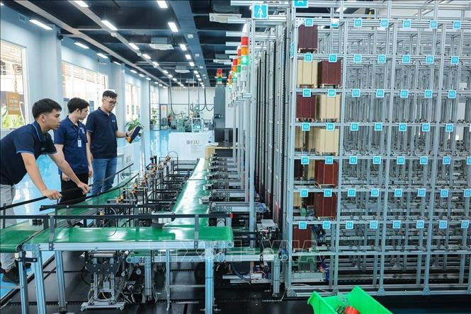 At the Innovation Centre 4.0 within the Eastern International University in Binh Duong province. (Photo: VNA)