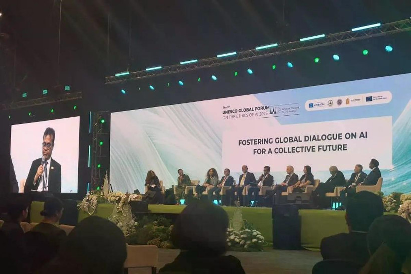 Indonesian Deputy Minister of Communication and Digital Affairs Nezar Patria speaks at the 3rd UNESCO Global Forum on the Ethics of Artificial Intelligence in Bangkok, Thailand. (Photo: en.antaranews.com)