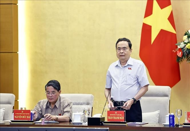 National Assembly Chairman Tran Thanh Man speaks at the conference between the Standing Board of the NA's Party Committee and heads of NA deputies' delegations of provinces and centrally-run cities on May 4. (Photo: VNA