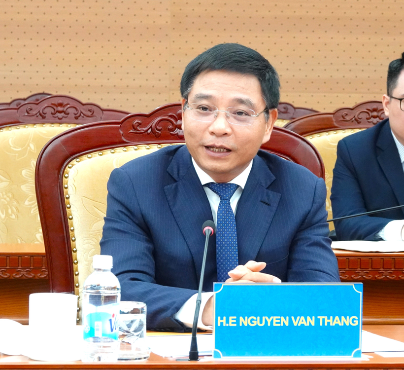 Minister of Finance Nguyen Van Thang speaks at the meeting (Photo: VNA)