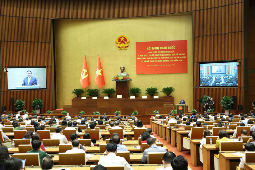 Prime Minister Pham Minh Chinh addresses the conference in Hanoi on September 16 (Photo: VNA)