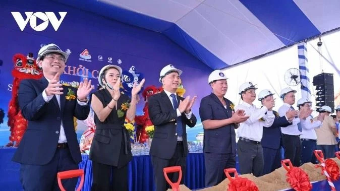 Health Ministry leaders attend groundbreaking ceremony for plasma-based biopharmaceutical production plant (Photo: Vov.vn)