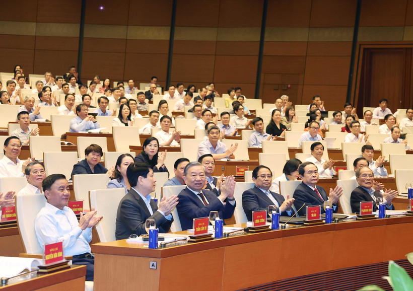 Incumbent and former Party and State leaders attend the event. (Photo: VNA)
