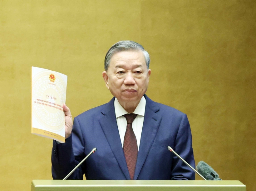 Party General Secretary To Lam addresses the conference to popularise the resolution of the 11th plenum of the 13th Party Central Committee on April 16 (Photo: VNA)