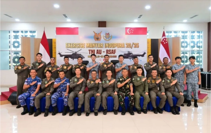 At the opening of the 20th Manyar Indopura Joint Exercise between the Indonesian Air Force and the Republic of Singapore Air Force (RSAF) at the Pandawa VIP Building, Roesmin Nurjadin Air Force Base, Pekanbaru City, Riau, on September 15. (Photo: Antara)