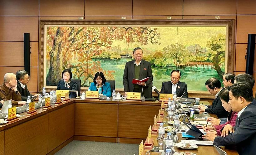 Party General Secretary To Lam addresses the discussion (Photo: VNA)