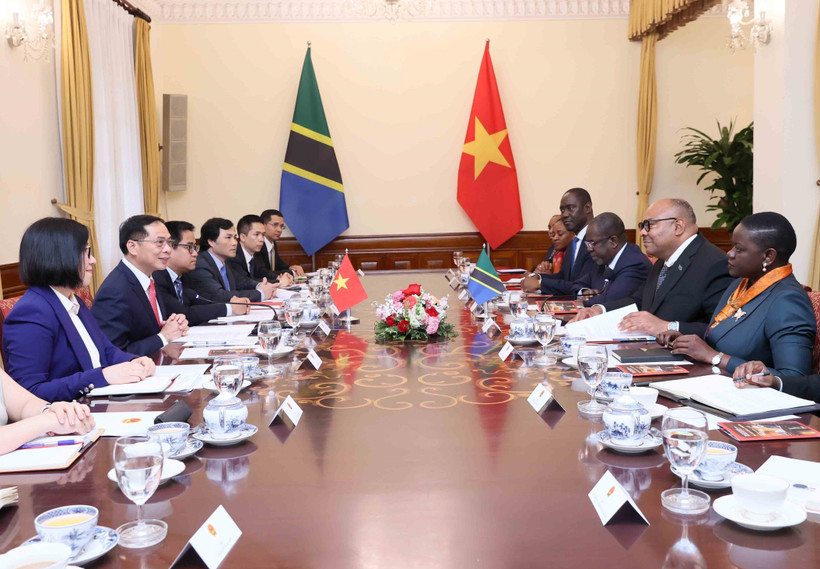 At the talks (Photo: VNA)