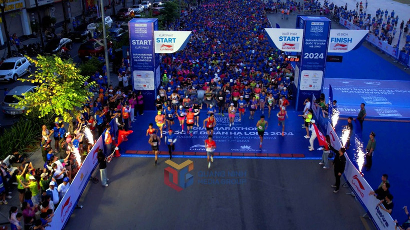 The Halong Bay Heritage Marathon 2024 attracts over 13,500 athletes from 55 countries. (Photo: baoquangninh.vn)