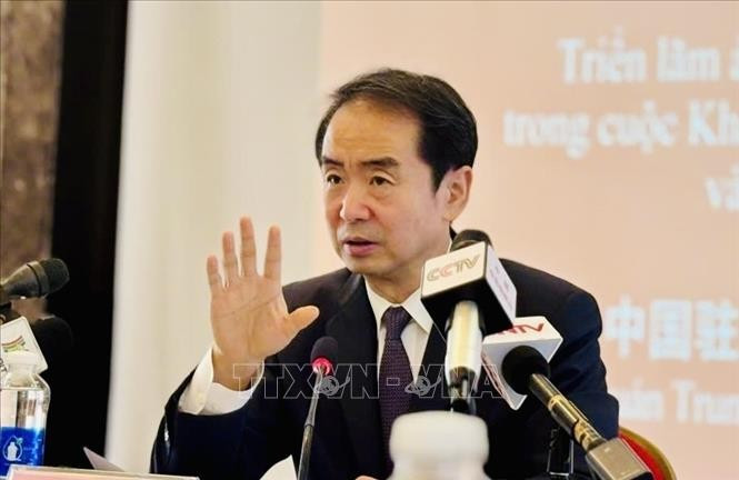 Chinese Ambassador to Vietnam He Wei grants an interview to the press. (Photo: VNA)