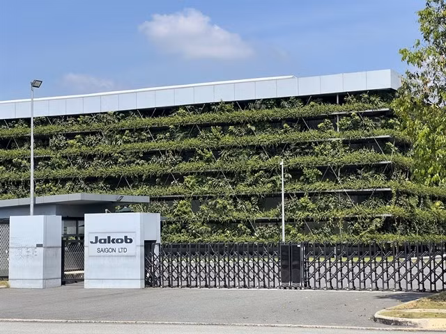 The Jakob Sai Gon Co., Ltd. factory in the Vietnam–Singapore Industrial Park is a standout example of green transition in Binh Duong. (Photo: VNA)