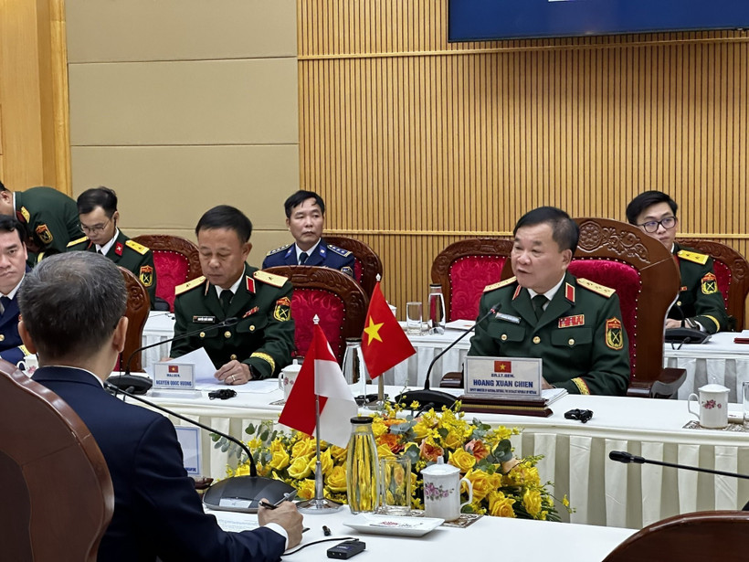 Deputy Minister of National Defence Sen. Lt. Gen. Hoang Xuan Chien speaks at the 16th Vietnam – Singapore Defence Policy Dialogue in Da Nang city on October 28. (Photo: VNA)