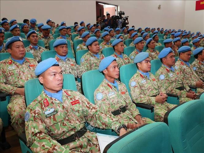 Members of the missions of Engineering Unit Rotation 3 and Level-2 Field Hospital Rotation 6 at the conference (Photo: VNA)