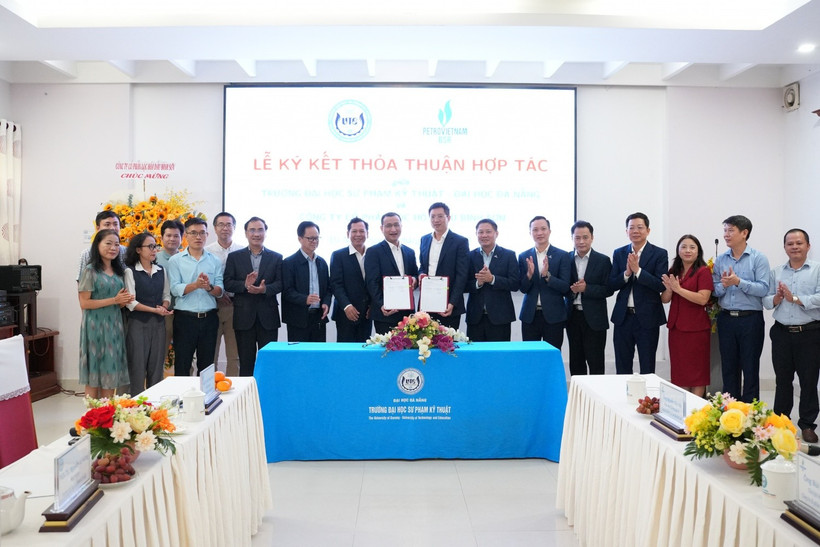 At the signing ceremony of the cooperation agreement between the Binh Son Refining and Petrochemical Joint Stock Company (BSR) and the University of Technology and Education under the University of Da Nang (UD-UTE) on November 15 (Photo: petrovietnam.petrotimes.vn)