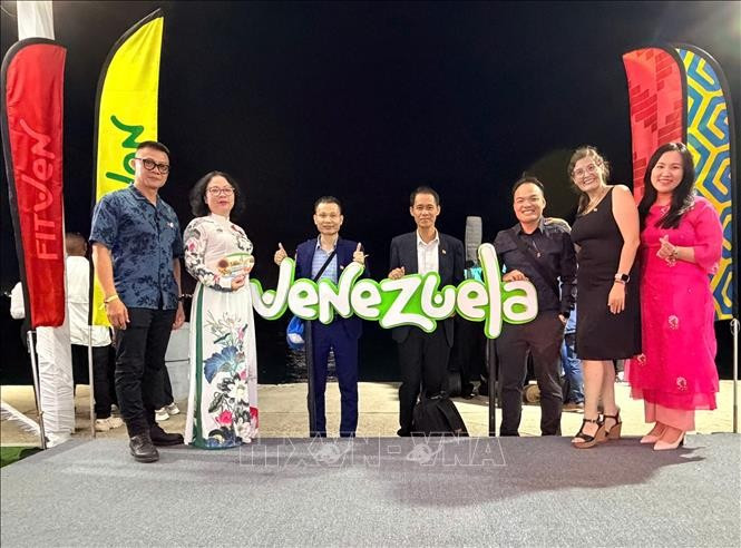 Representatives of Vietnamese firms at the FITVEN 2025. (Photo: VNA)