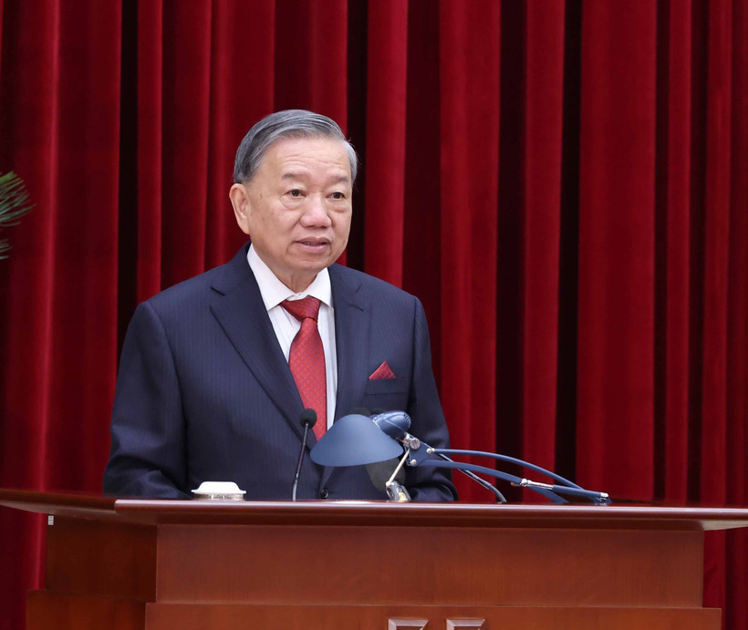 Party General Secretary To Lam delivers an opening speech at the meeting. (Photo: VNA)