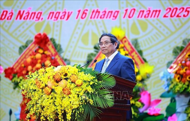 Prime Minister Pham Minh Chinh speaks at the grand ceremony in Da Nang city marking the 80th anniversary of the traditional day of the armed forces of Military Region 5 (October 16, 1945 – 2025). (Photo: VNA)